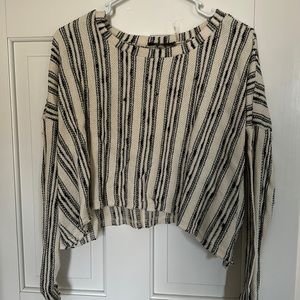 *LOCAL BOUTIQUE CROPPED SWEATER*